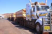 60 meter road train en ijzererts