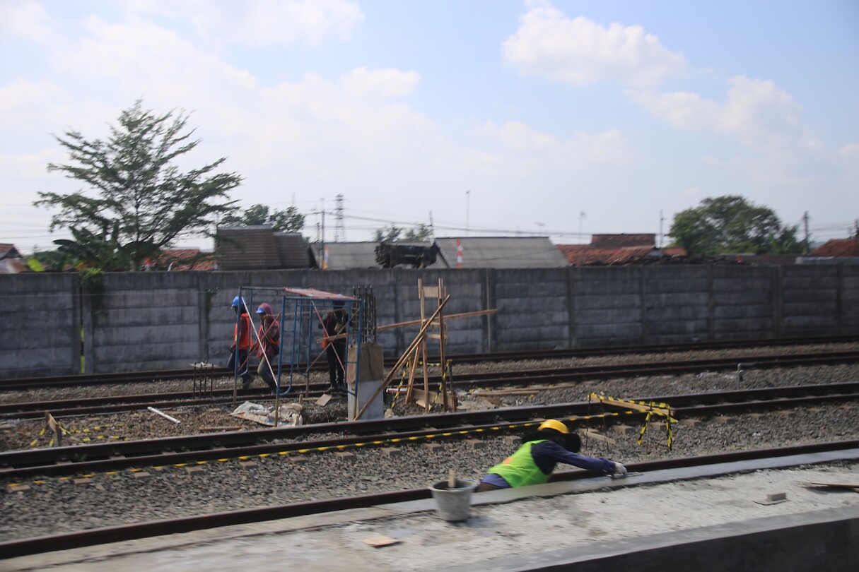 Aan het werk op de rails