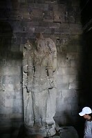 In de tempel, de god zelve