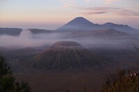 Bromo in de wolken