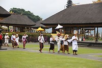 Processie na de 'dienst'