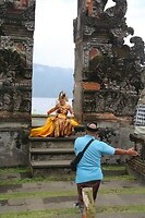 Volendam in Indonesie