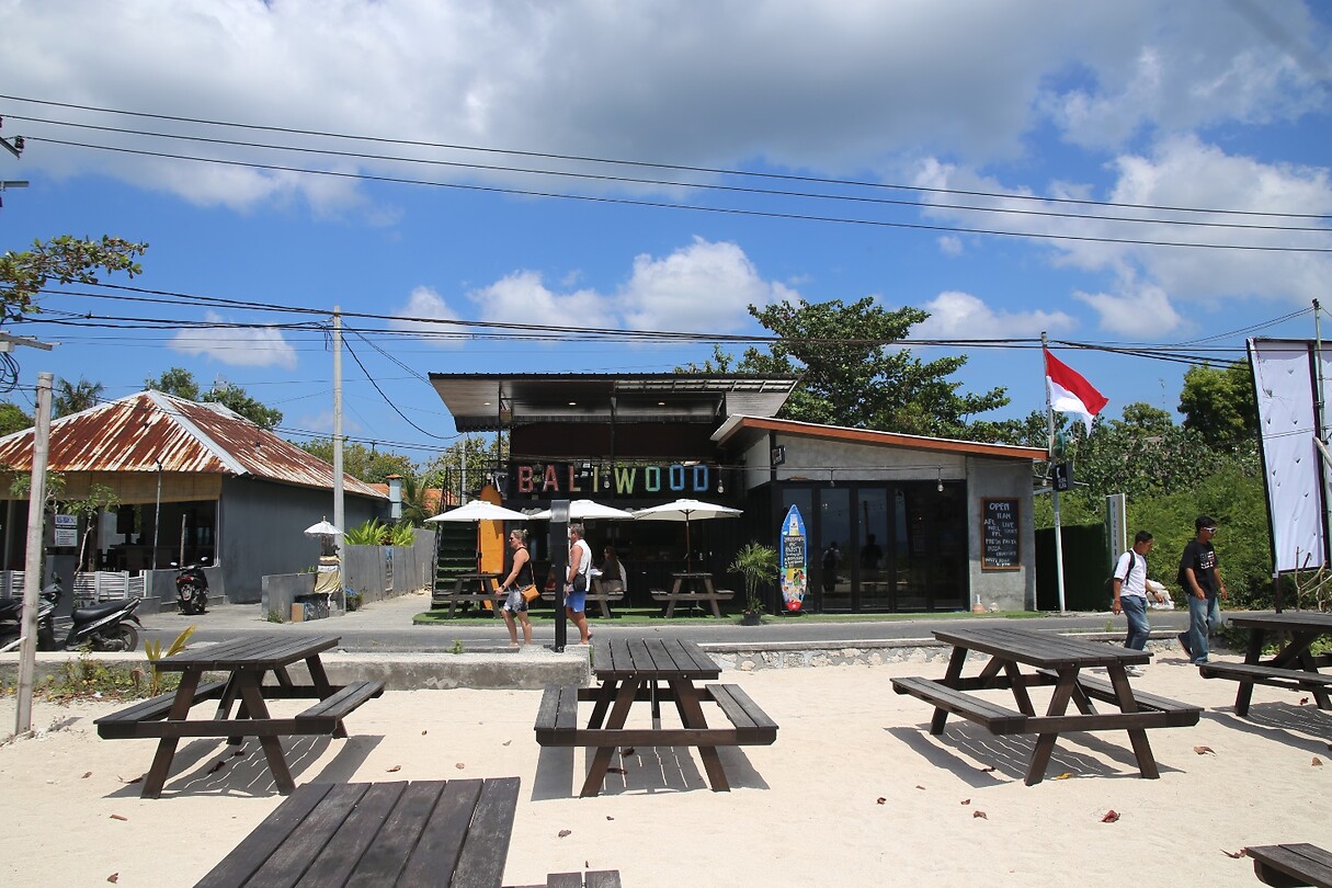 Modern aan het strand