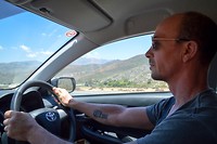 We rijden door mooie landschappen