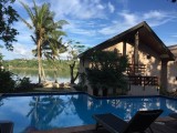 Ons hotel op Efate, deurtje achter de paal