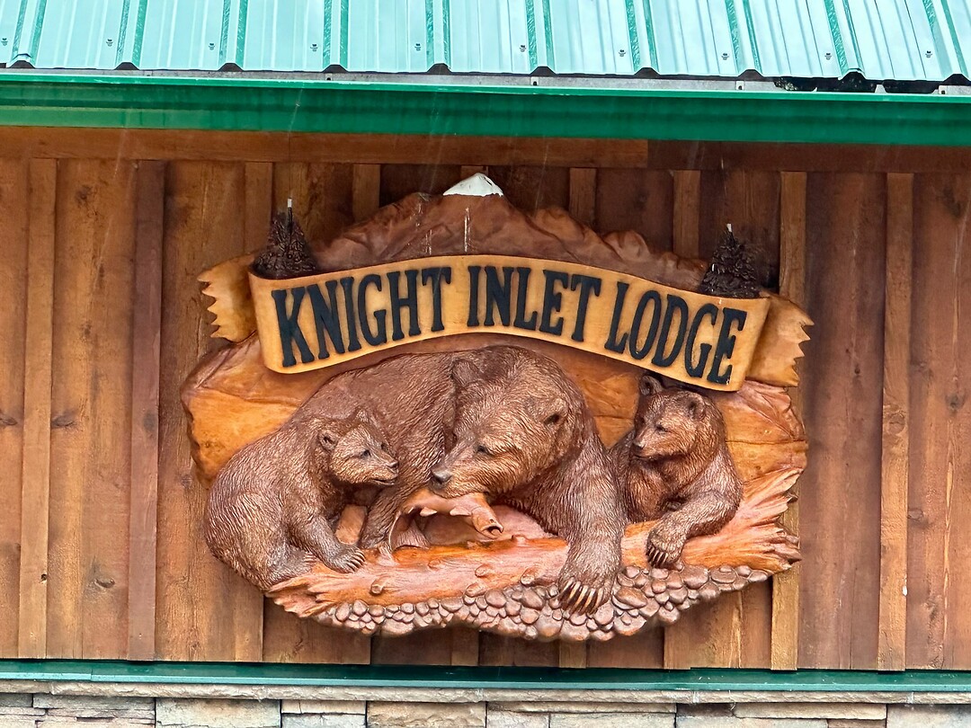 Knight Inlet Lodge