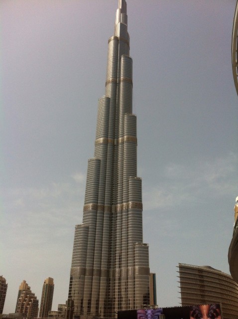 Burj Khalifa met ontbrekende top