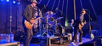 Links, de gitarist van Wishbone Ash...