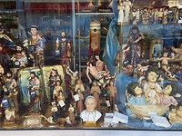 Honderden van dit soort etalages...