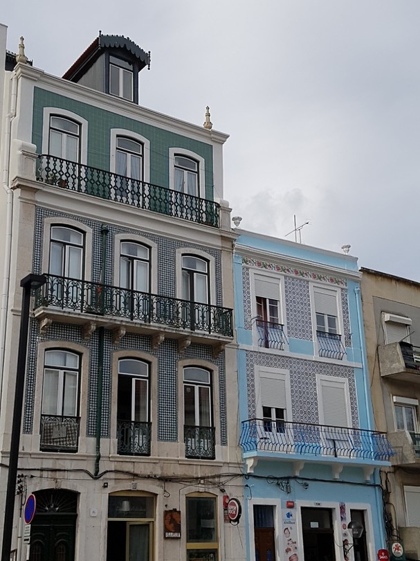 Almada...