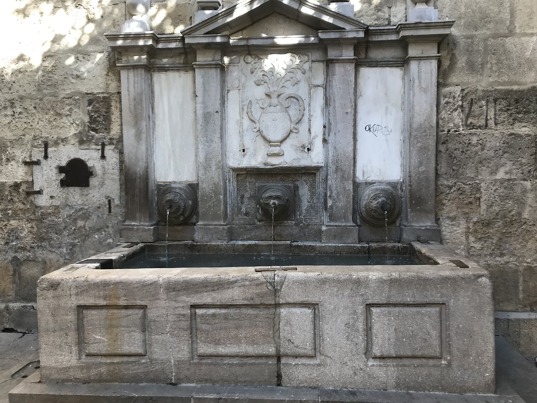 Watertap bij de Kathedraal van Granada