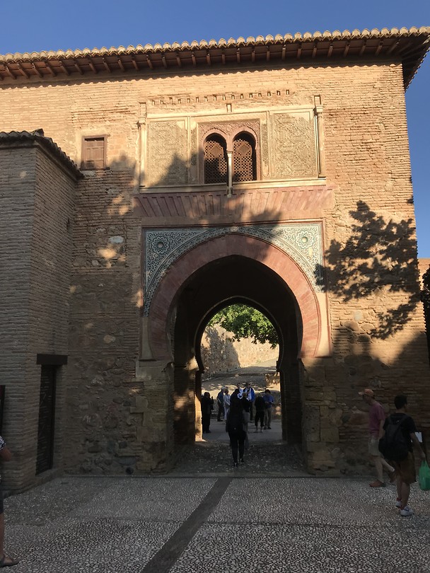 Ingangstoren naar Alcazaba