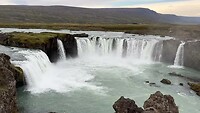 De goddelijke waterval Godafoss
