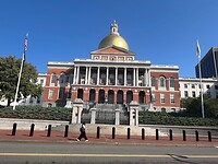 State house van afstand