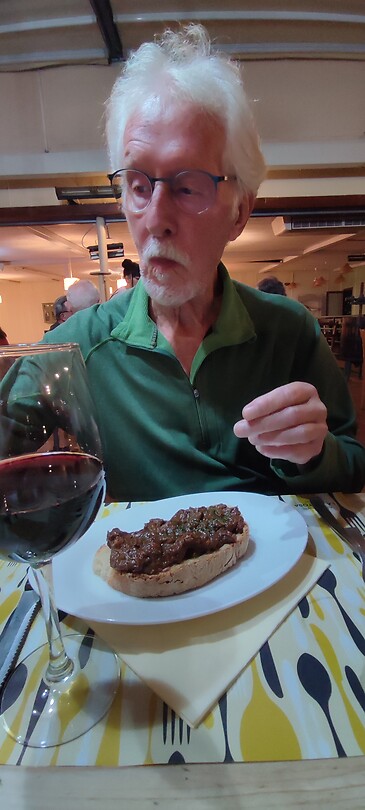 Runderwangen op toast
