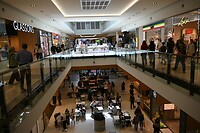een mega winkel centrum