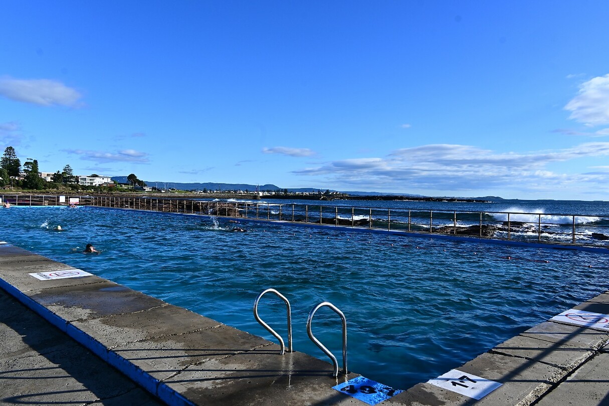Publiek zwembad in de stad