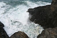 Aan deze kant kwam het water de blowhole in