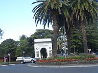 Kiama War Memorial Arch, ze zijn hier heel zuinig op de overledenen tijdens diverse oorlogen.