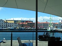 vanuit het visrestaurant. Recht tegenover ons hotel
