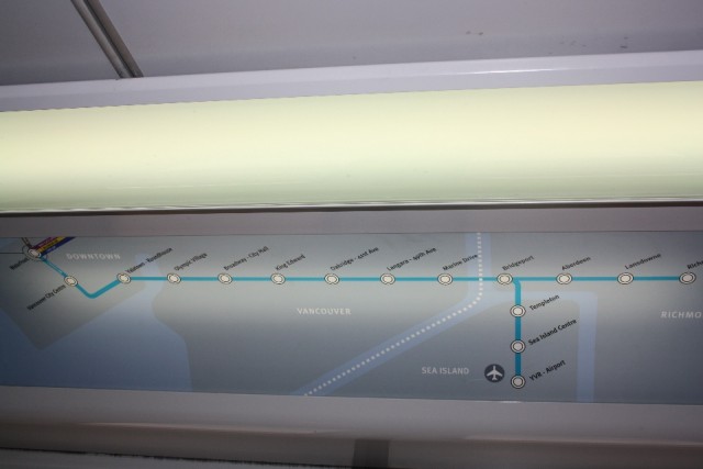 Skytrain naar het vliegveld