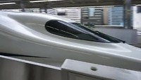 Shinkansen op het station