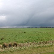 Donkere wolk boven Wijhe