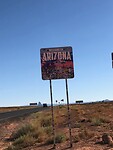 We rijden de staat Arizona binnen.