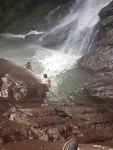 Zwemmen bij de grote waterval