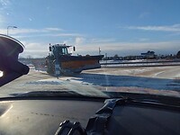 Dikke sneeuwschuiver jonguh