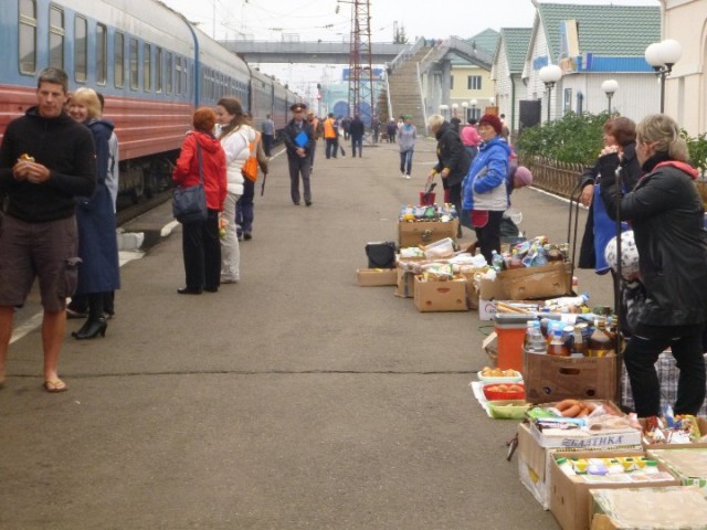 More station, babushkas and food