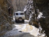 Going through the Dugany Am Canyon... just fits a car :) ...cool
