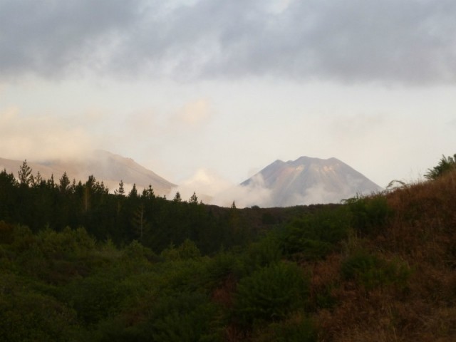 Mount Doom!!! Last time in NZL we havent even seen it! so we advance :)