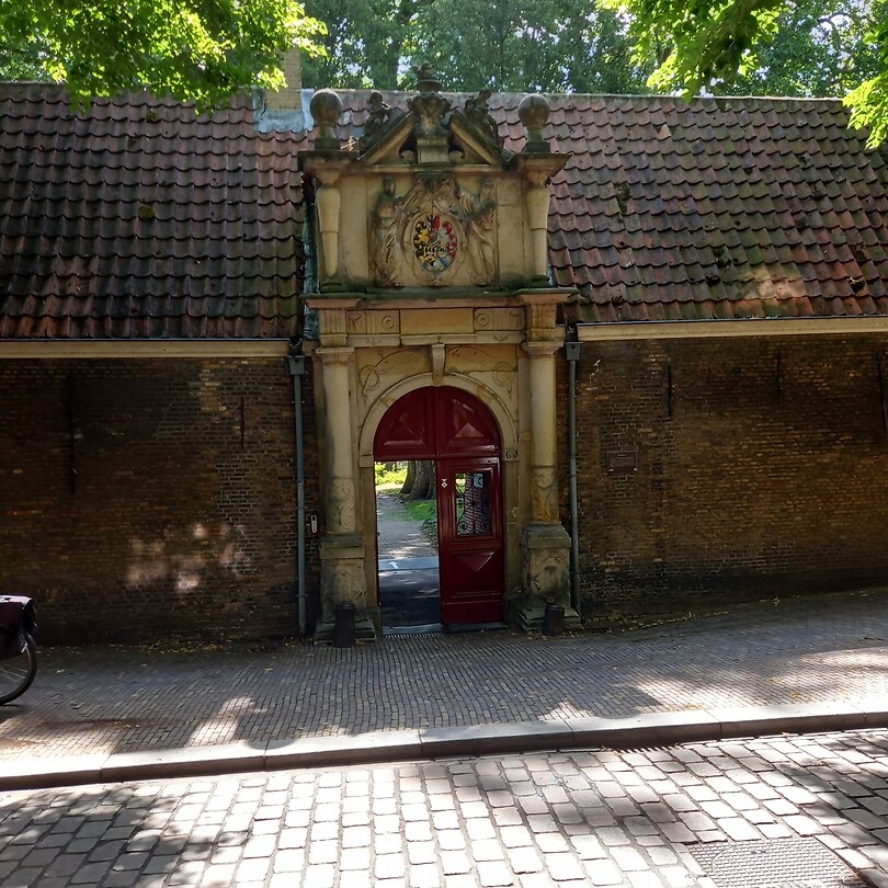 Poortje naar het Arend Maartenshof