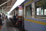 De trein van Bangkok naar Kanchanaburi