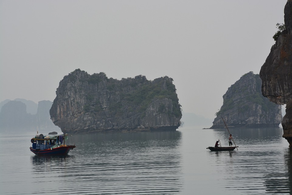 Bai Tu Long Bay