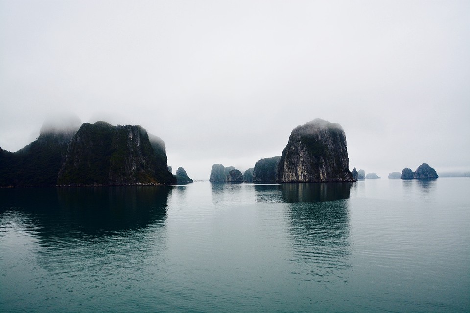 Bai Tu Long Bay