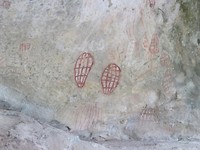 Oude tekeningen in een door aboriginals bewoonde de grot.