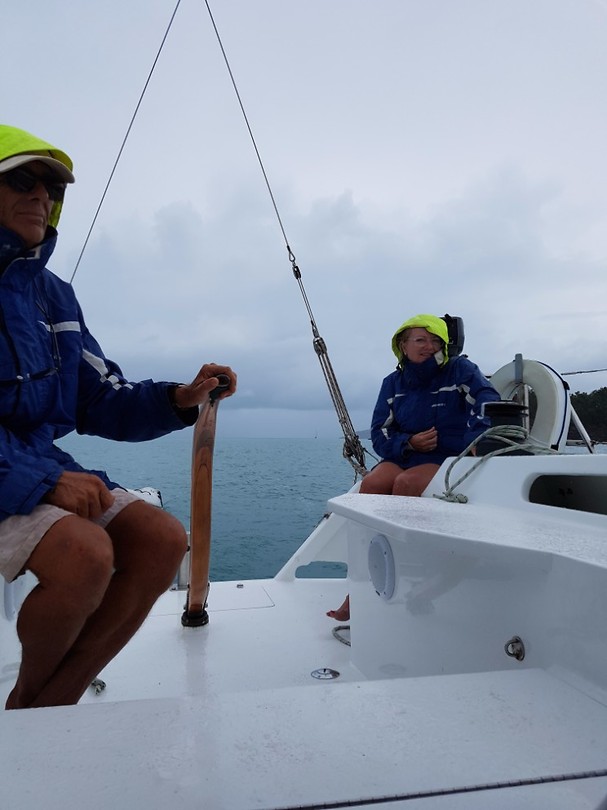 En in de regen weer terug naar de haven.