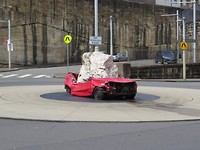 Toch niet onze huurauto? Nee Kunst.