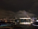 Vancouver by night: uitzicht bij de haven op het stadion