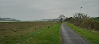 Pad langs schorren op de tarka trail