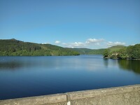 Uitzicht over water reservoir
