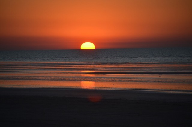 Ondergaaande zon in Eighty Mile Beach