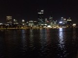 Perth bij avond van de cruiseboot