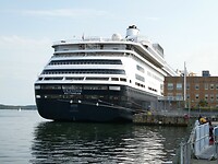P1027689