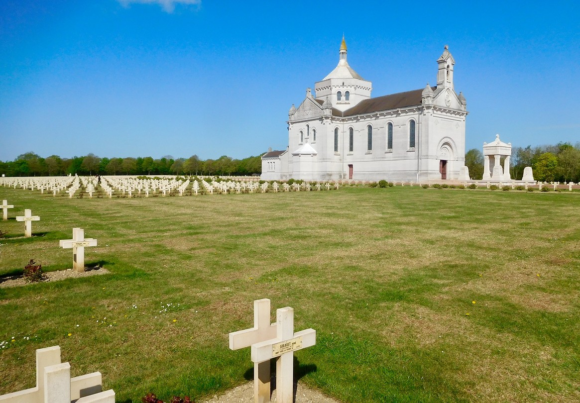 Nécropole Nationale de NotreDame de Lorette Foto Jan van der Kruk