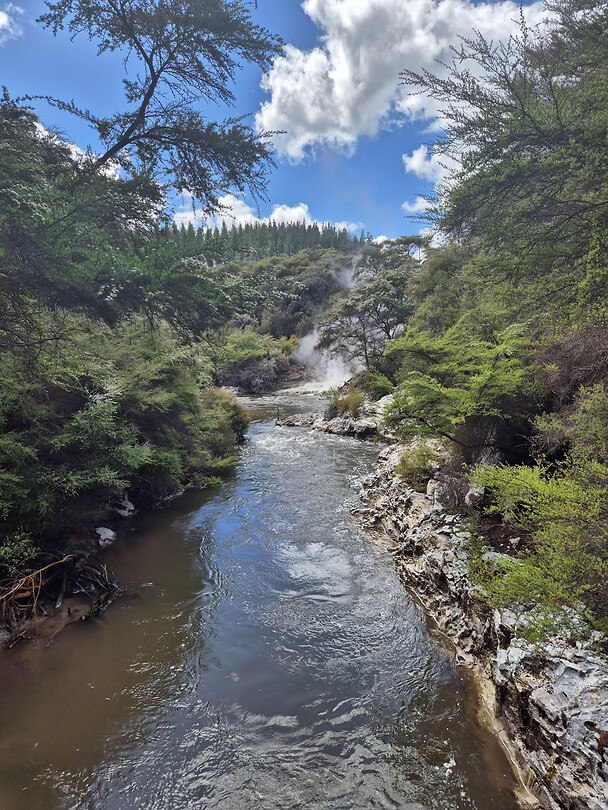 Stromend water