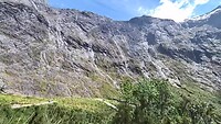 Meerijden zicht vallei Milford Sound