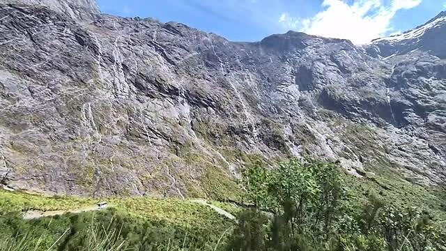 Meerijden zicht vallei Milford Sound